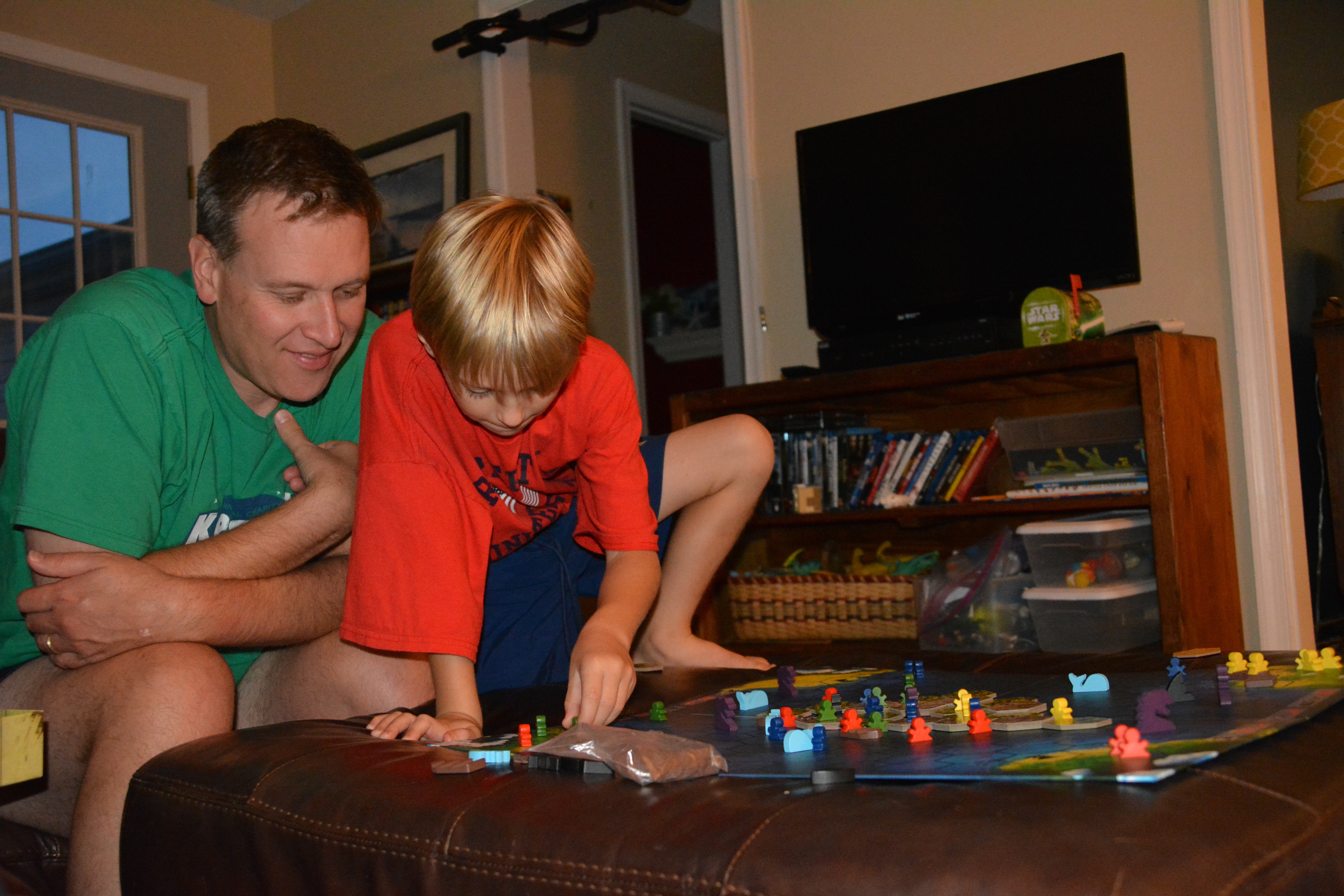 Looking for family fun? Great ideas for family game night---Sisterhood of the Sensible Moms